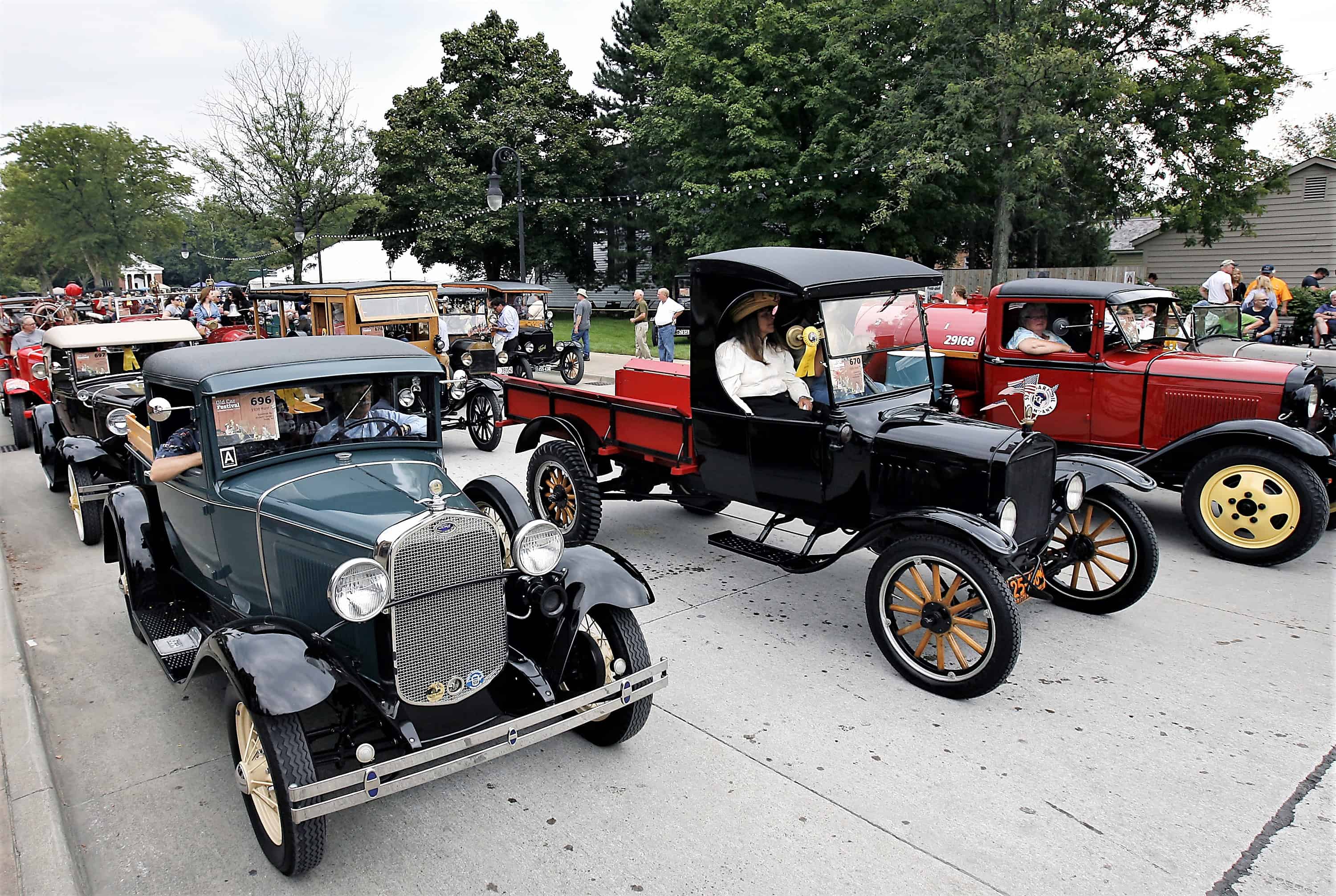 Old Car Festival, splendor in France, and new events