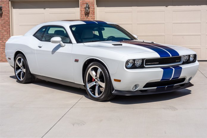 2011 Didge Challenger SRT8 Inaugural Edition front