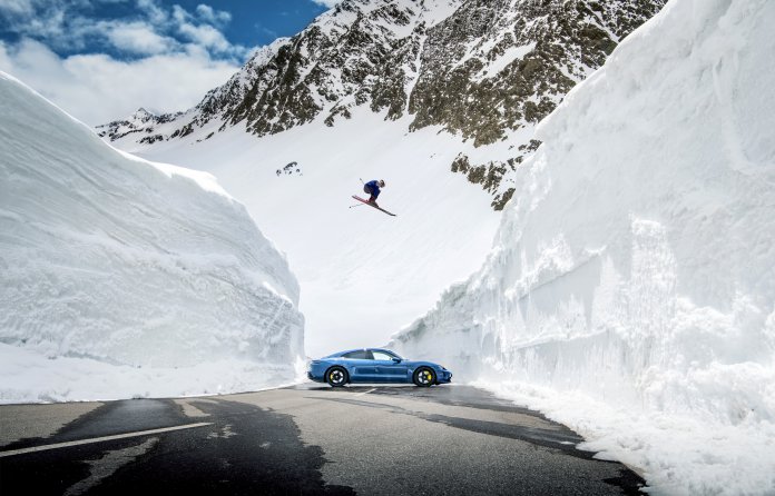 Porsche Taycan snow