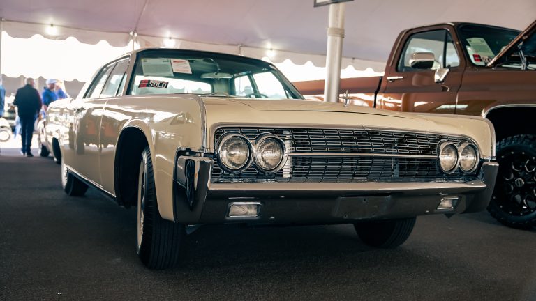 Interesting Finds: 1962 Lincoln Continental