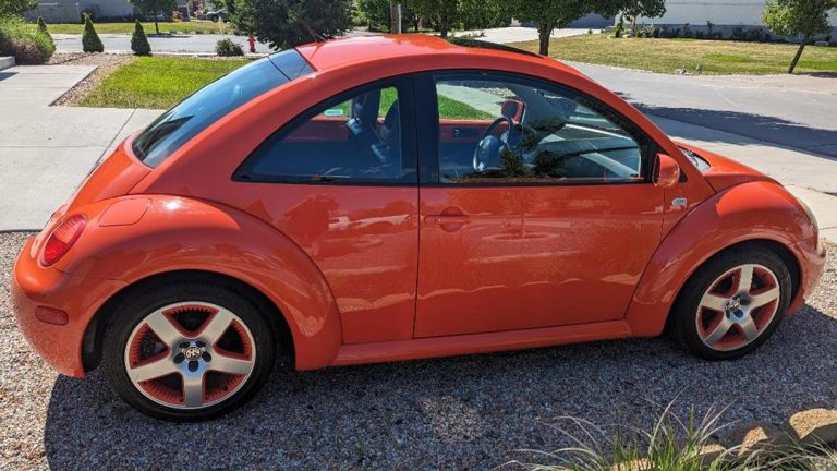 Pick of the Day: 2002 Volkswagen New Beetle