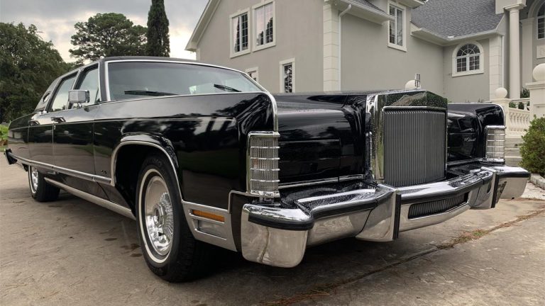 Pick of the Day: 1977 Lincoln Continental Town Car
